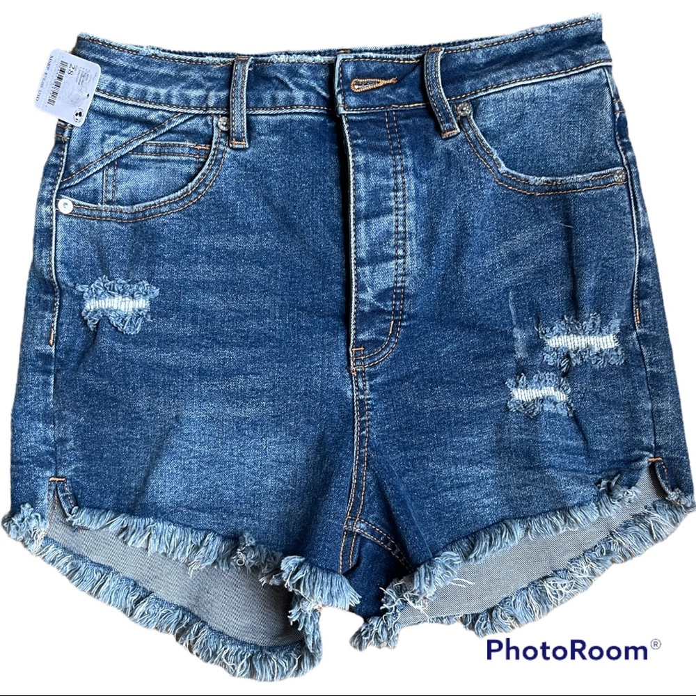 Free people blue denim shorts, size 28 new with tag